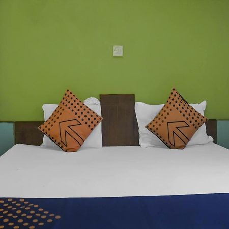 Hotel O Peacock Lodging Kharakvasla Zewnętrze zdjęcie