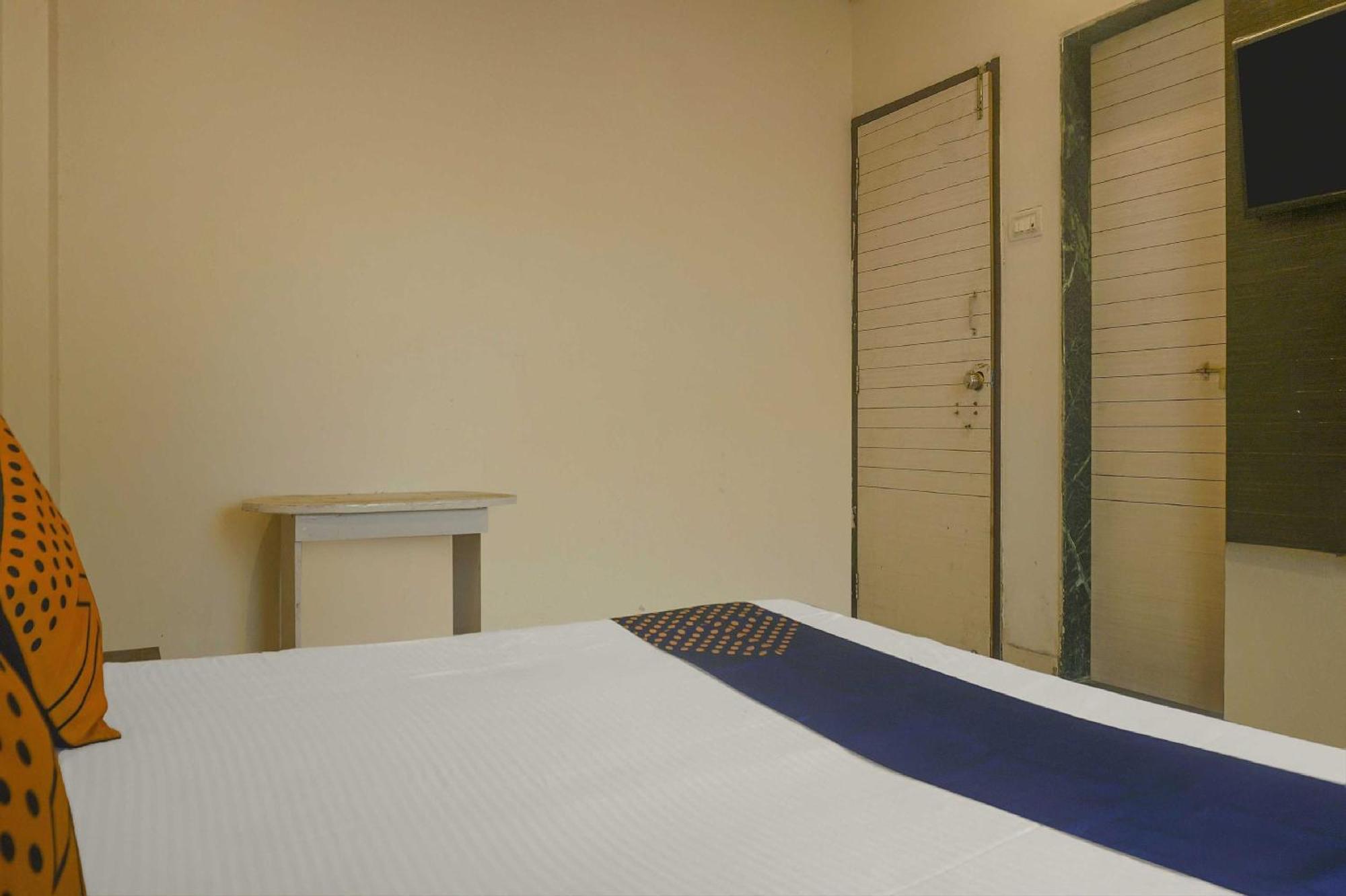 Hotel O Peacock Lodging Kharakvasla Zewnętrze zdjęcie