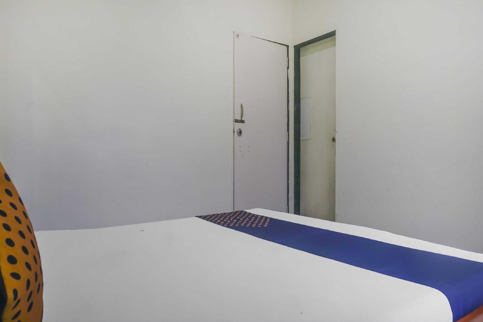 Hotel O Peacock Lodging Kharakvasla Zewnętrze zdjęcie