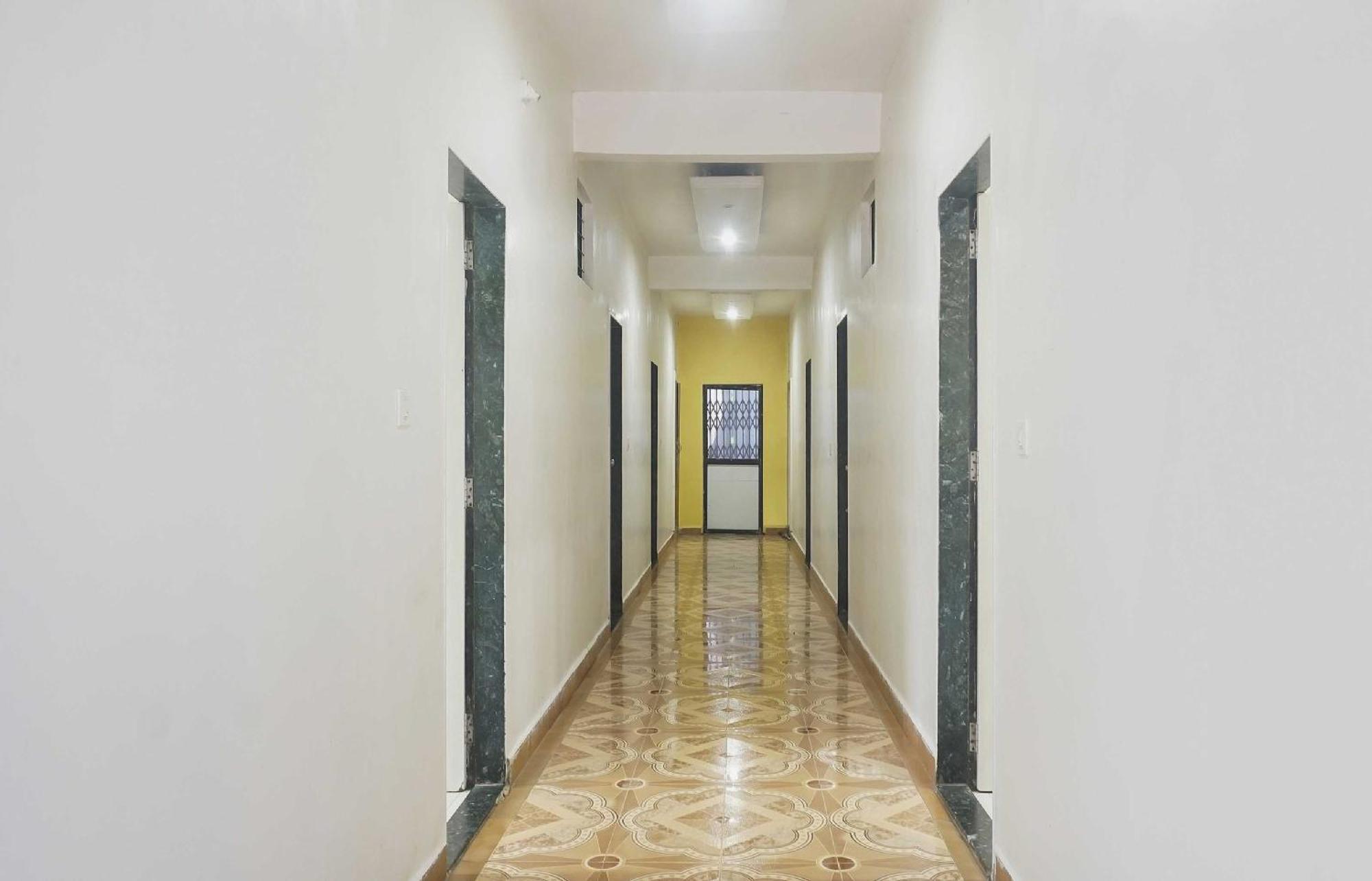 Hotel O Peacock Lodging Kharakvasla Zewnętrze zdjęcie
