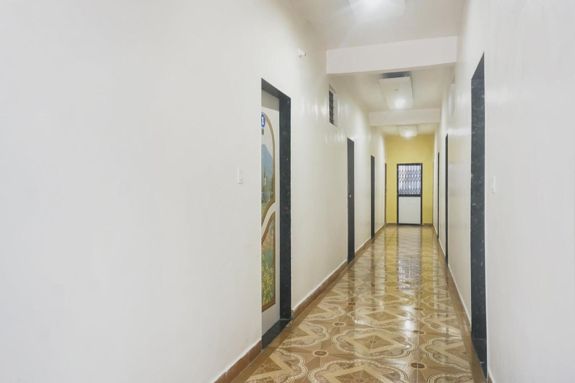 Hotel O Peacock Lodging Kharakvasla Zewnętrze zdjęcie
