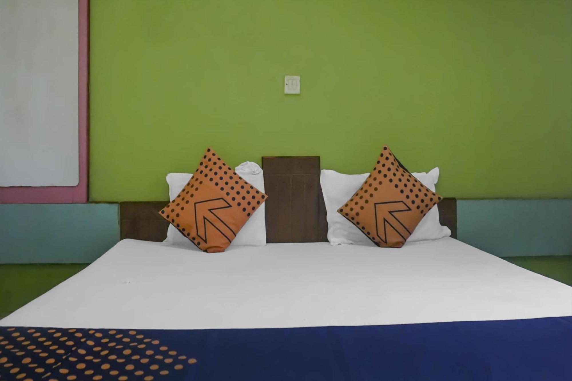 Hotel O Peacock Lodging Kharakvasla Zewnętrze zdjęcie