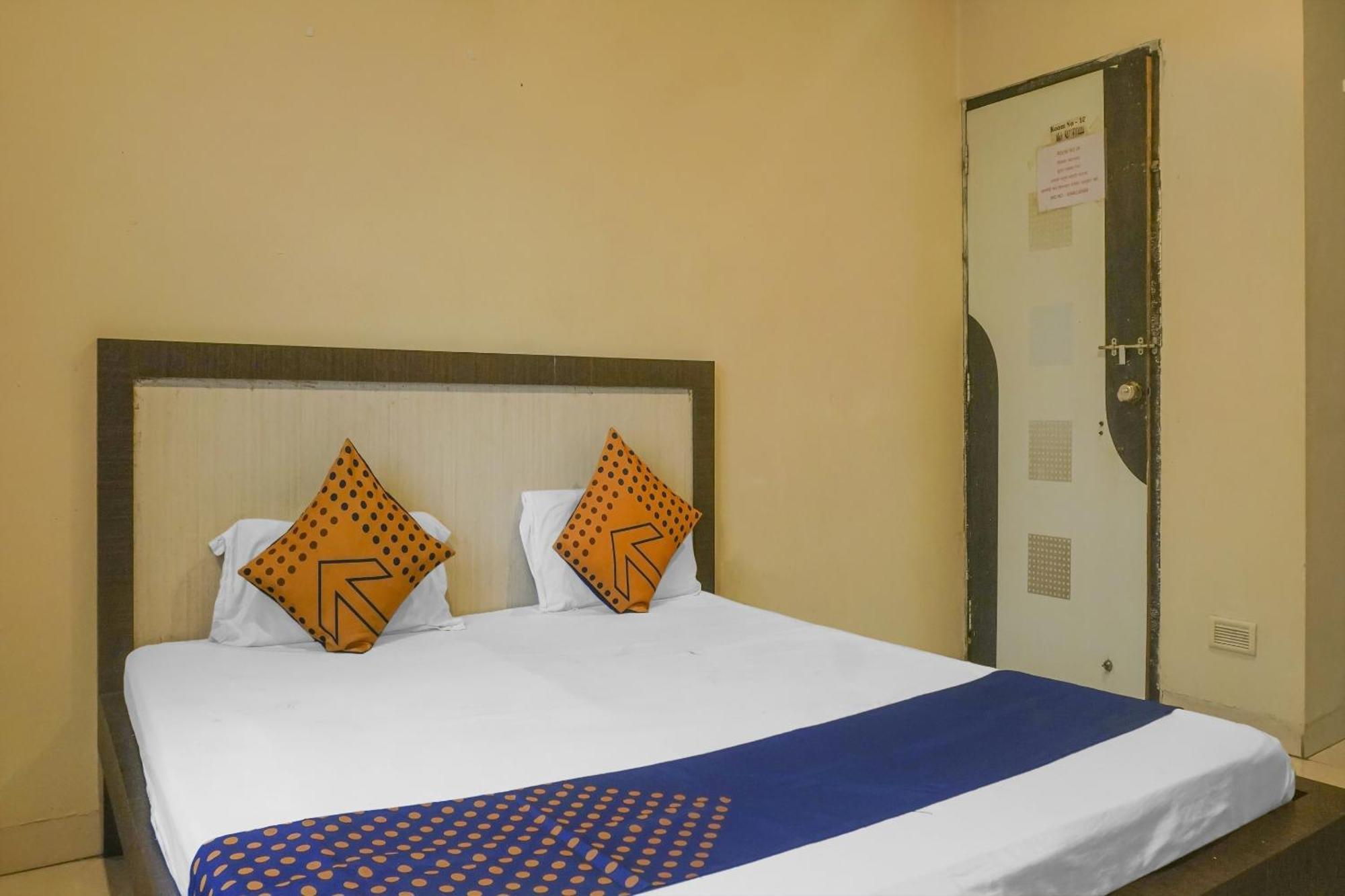 Hotel O Peacock Lodging Kharakvasla Zewnętrze zdjęcie