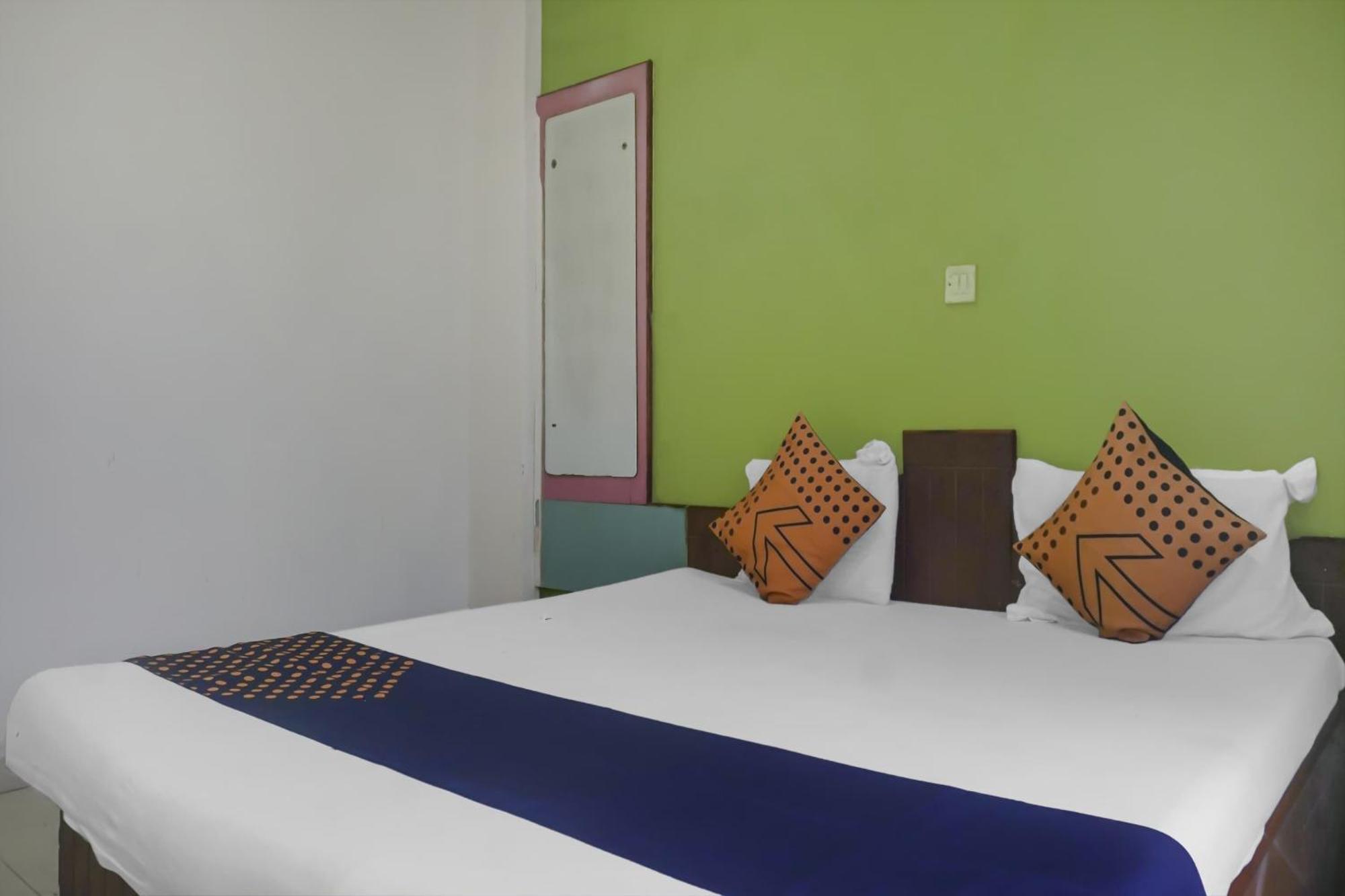 Hotel O Peacock Lodging Kharakvasla Zewnętrze zdjęcie