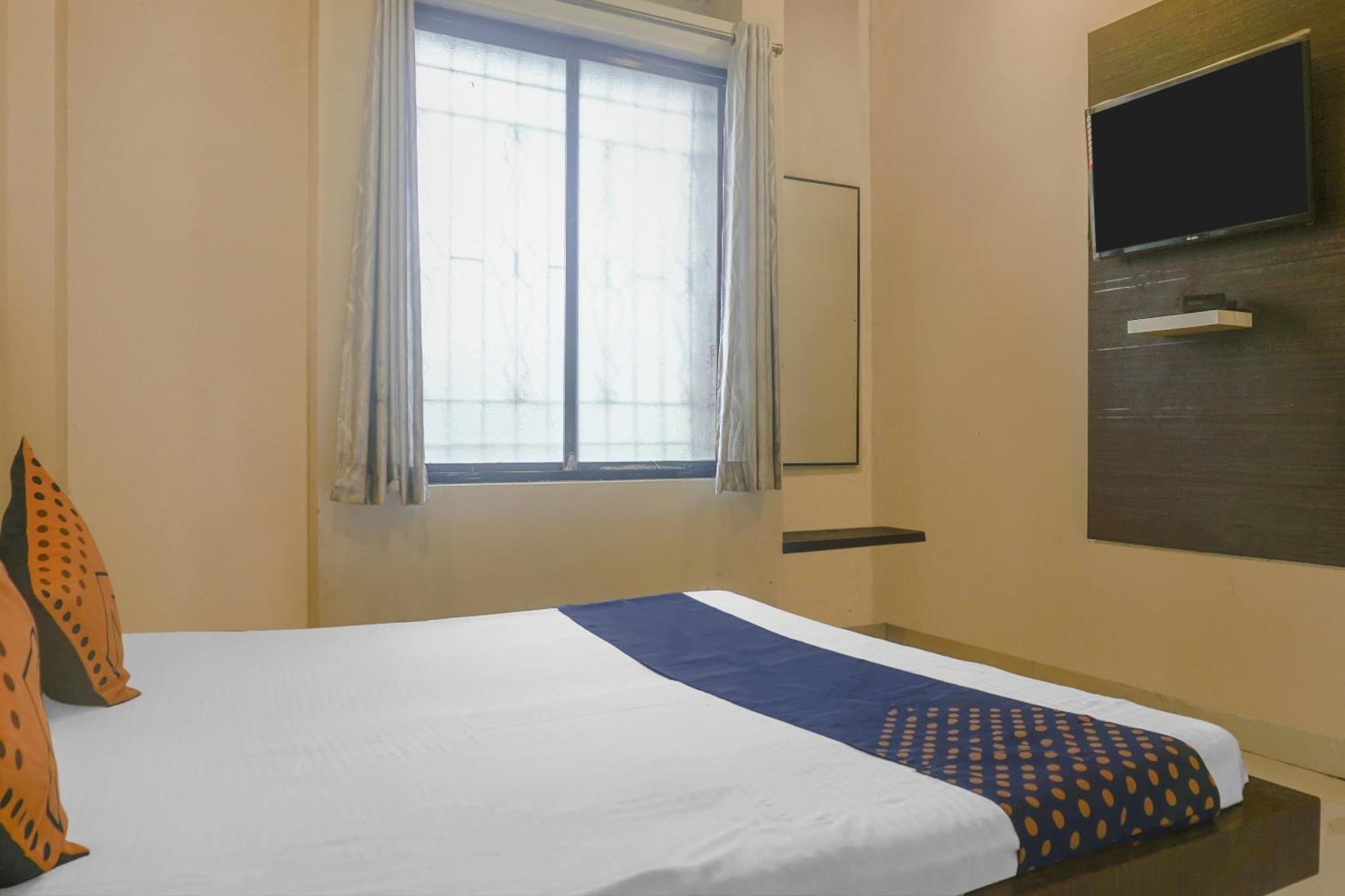 Hotel O Peacock Lodging Kharakvasla Zewnętrze zdjęcie