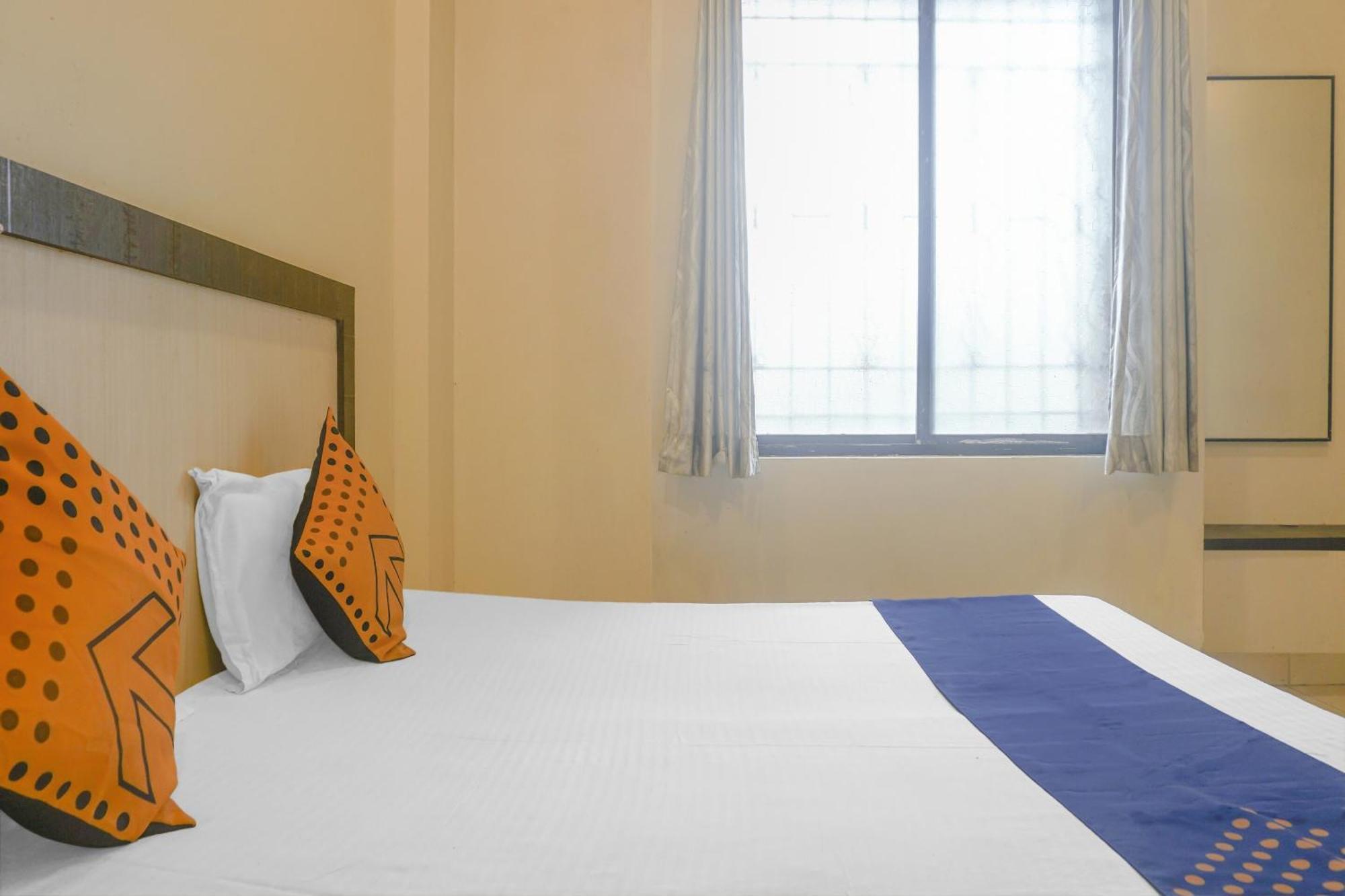 Hotel O Peacock Lodging Kharakvasla Zewnętrze zdjęcie