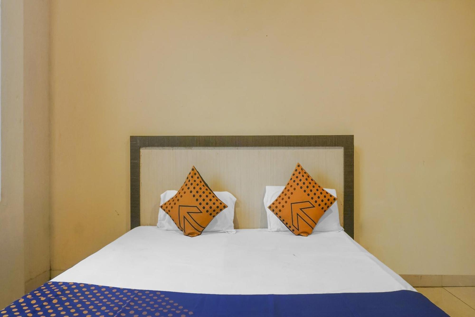 Hotel O Peacock Lodging Kharakvasla Zewnętrze zdjęcie